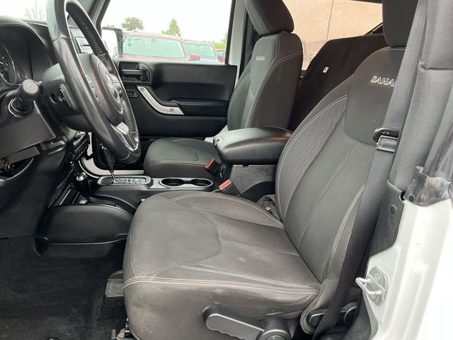 Used 2016 Jeep Wrangler Sahara w/ Connectivity Group AWD/4WD image 15
