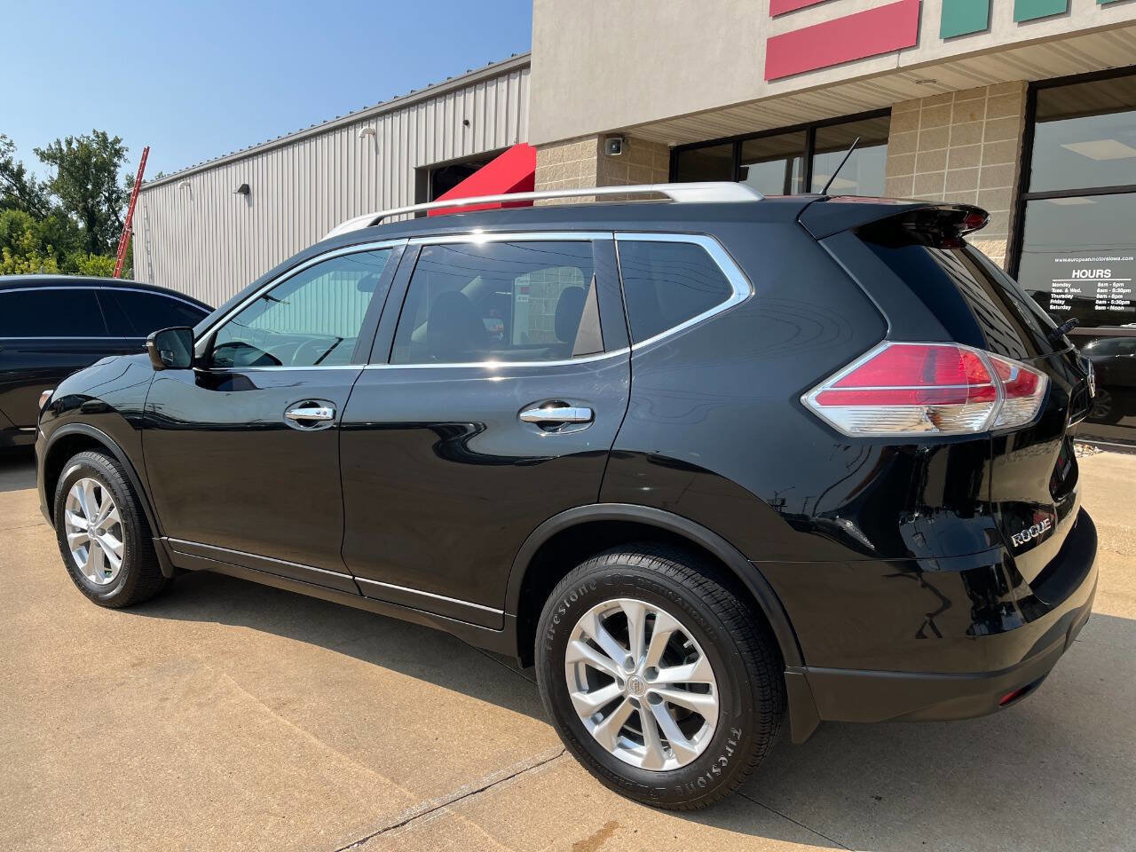 Used 2016 Nissan Rogue SL w/ SL Premium Package image 3