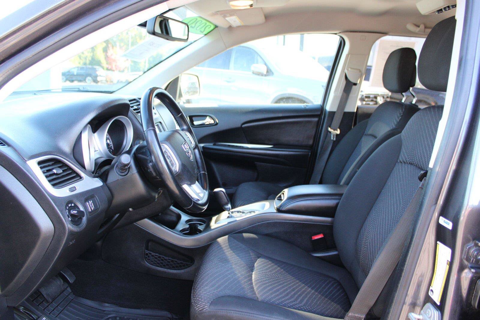 Used 2020 Dodge Journey SE w/ SE Popular Equipment Group FWD image 22