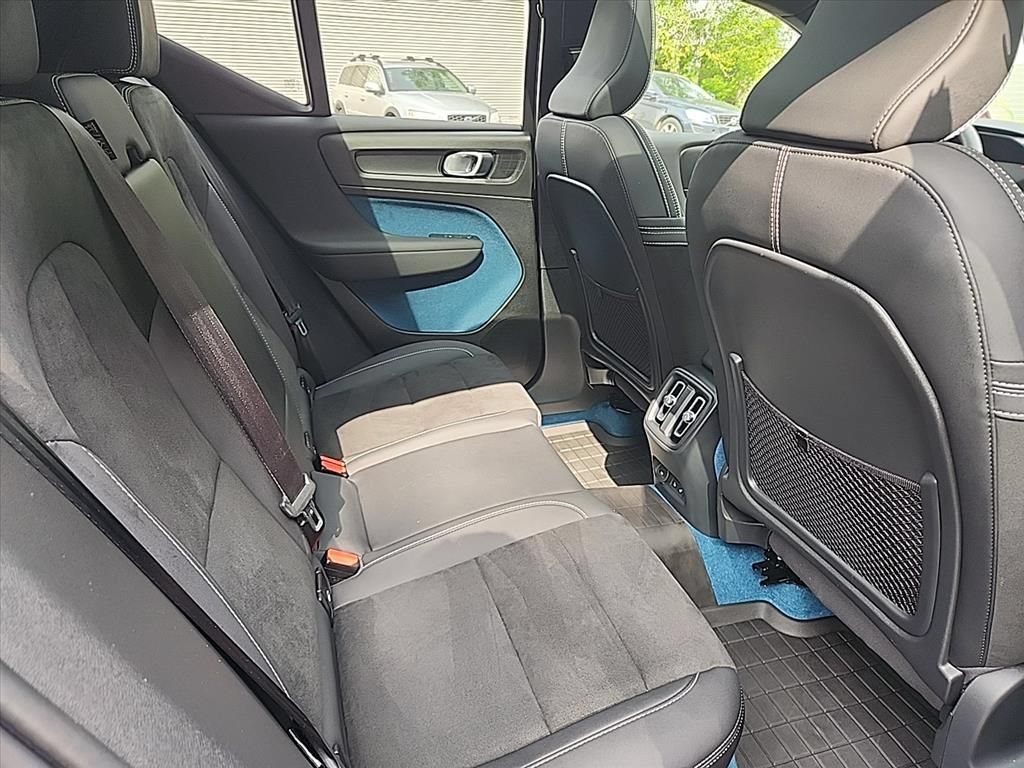Certified 2023 Volvo XC40 Recharge Ultimate w/ Protection Package Premier AWD/4WD image 29