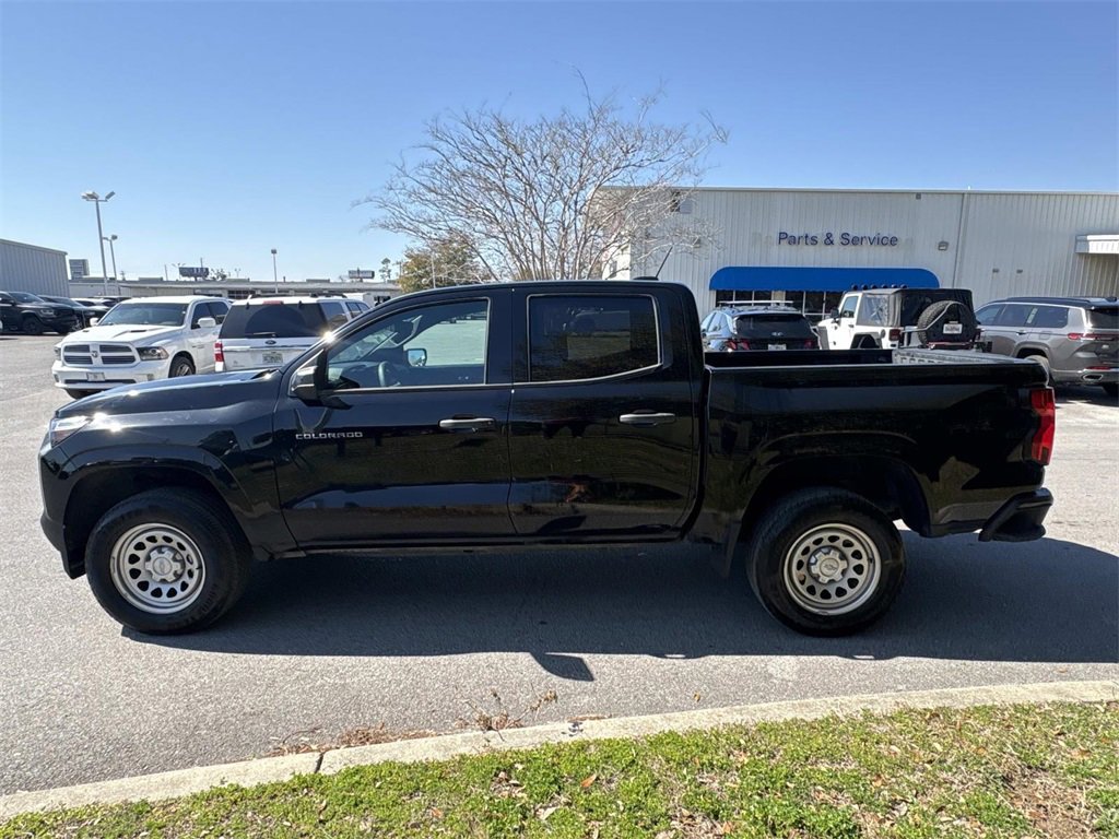 Used 2024 Chevrolet Colorado W/T image 2