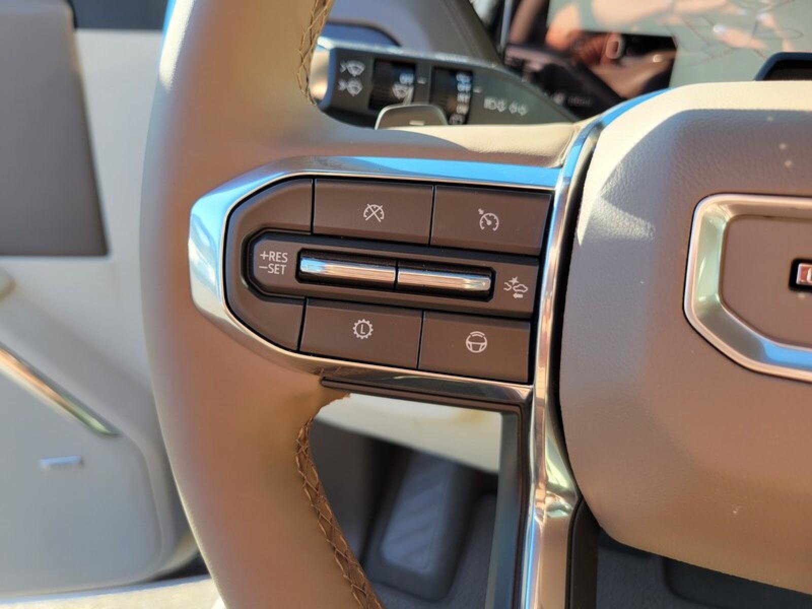 New 2026 GMC Yukon XL Denali w/ Denali Reserve Package image 14