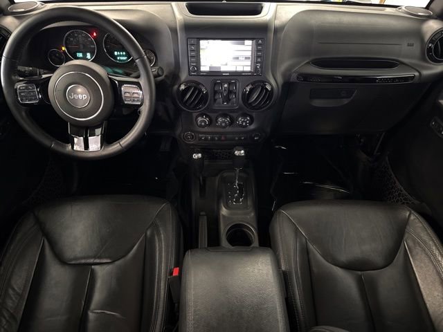 Used 2015 Jeep Wrangler Unlimited Sahara AWD/4WD image 3