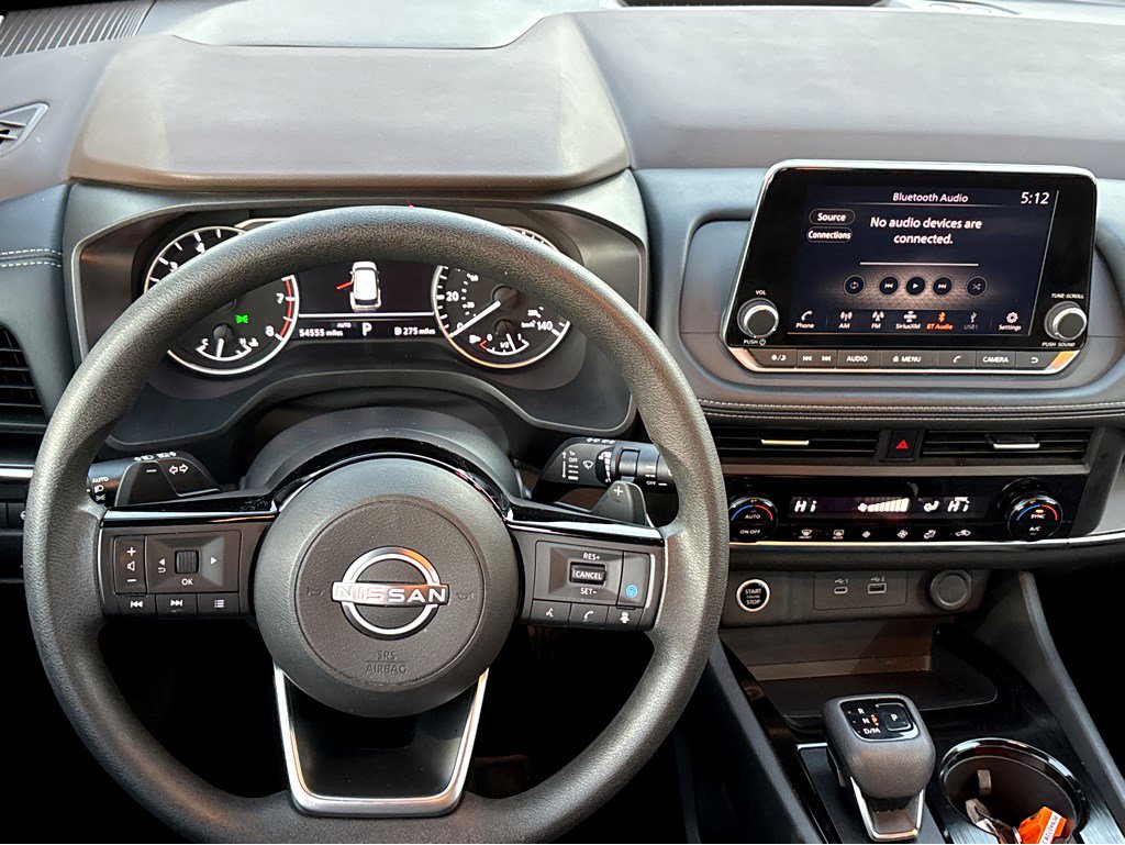 Used 2023 Nissan Rogue SV image 4