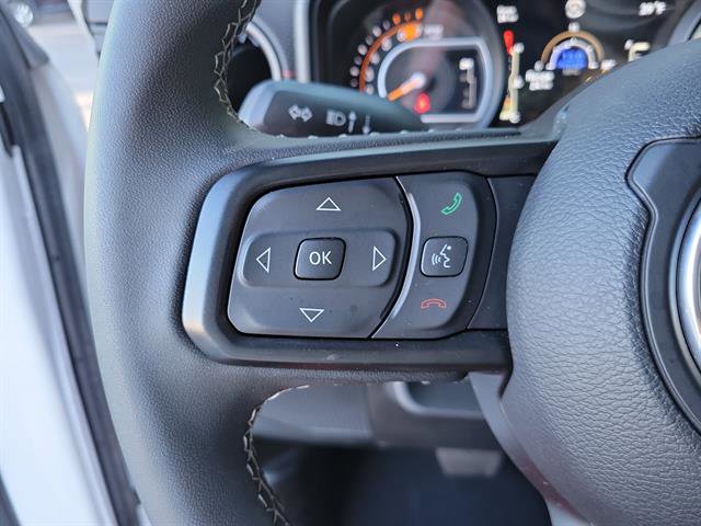 Used 2025 Jeep Wrangler Unlimited Rubicon image 16