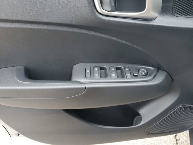 New 2026 Hyundai Venue SE image 18