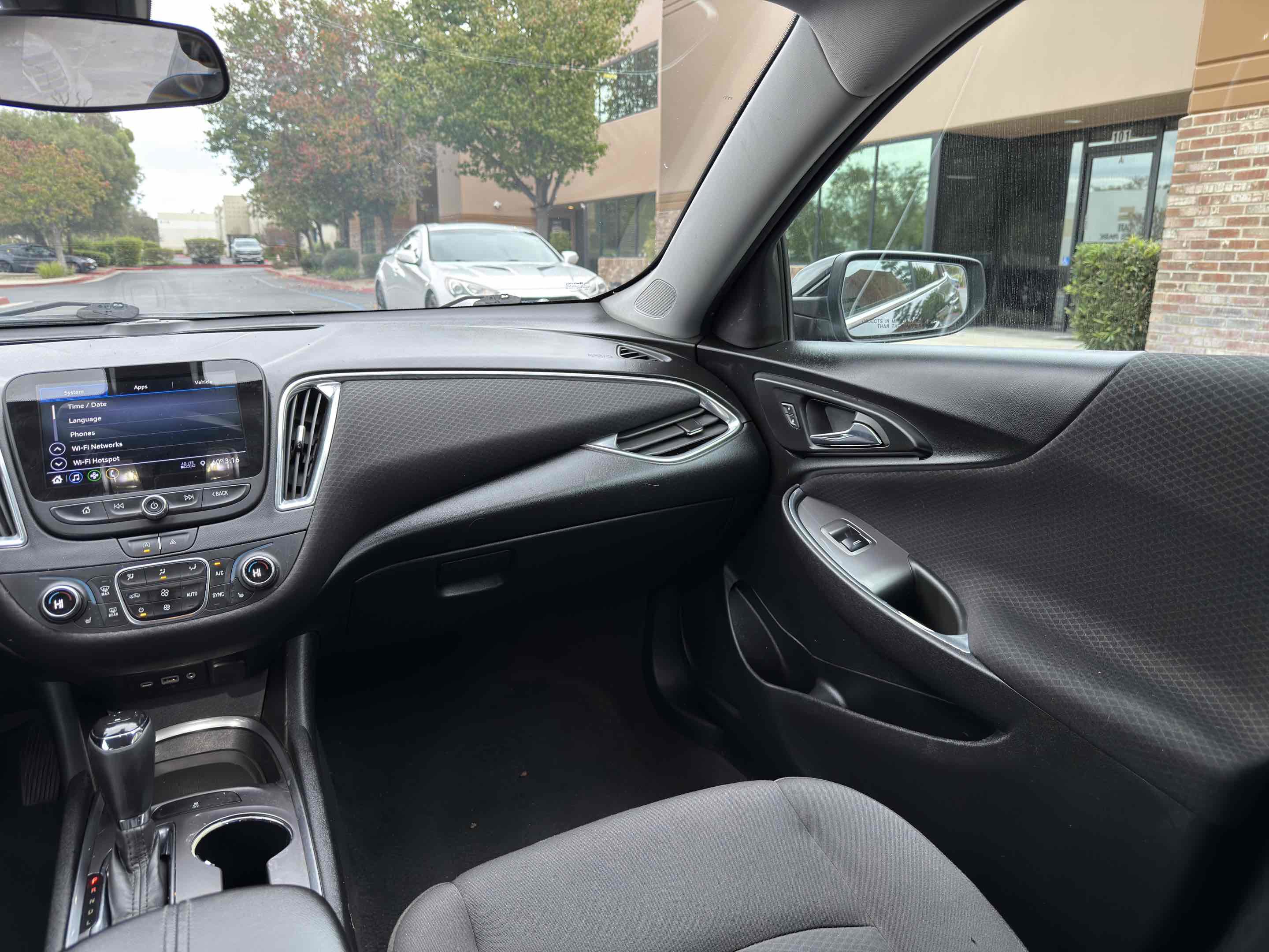 Used 2020 Chevrolet Malibu LT image 17