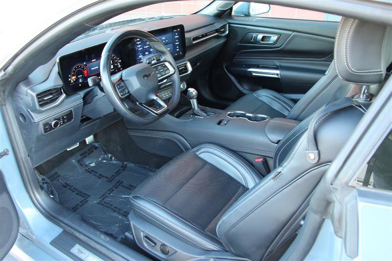 Used 2024 Ford Mustang GT Premium image 3