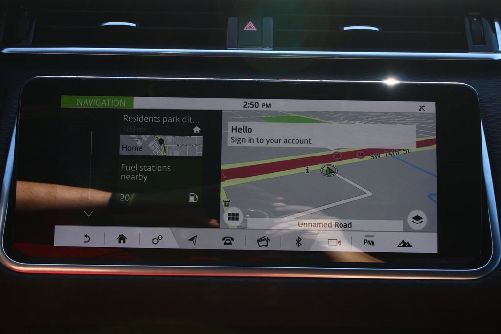 Used 2020 Land Rover Range Rover Velar S image 18