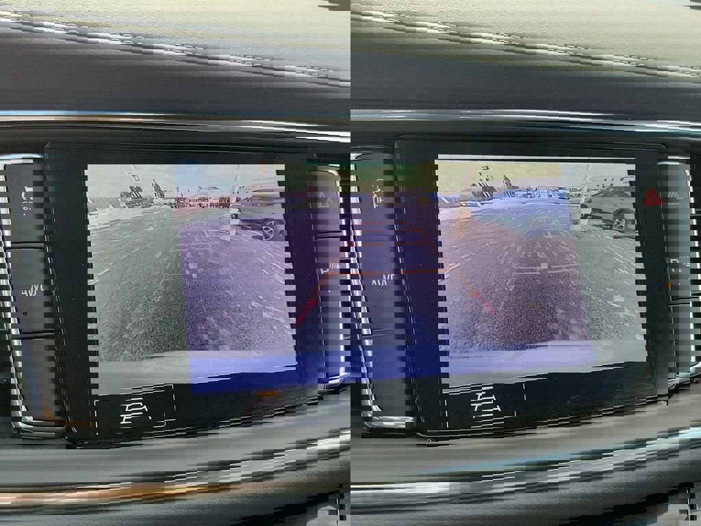 Used 2021 Buick Enclave Essence image 26