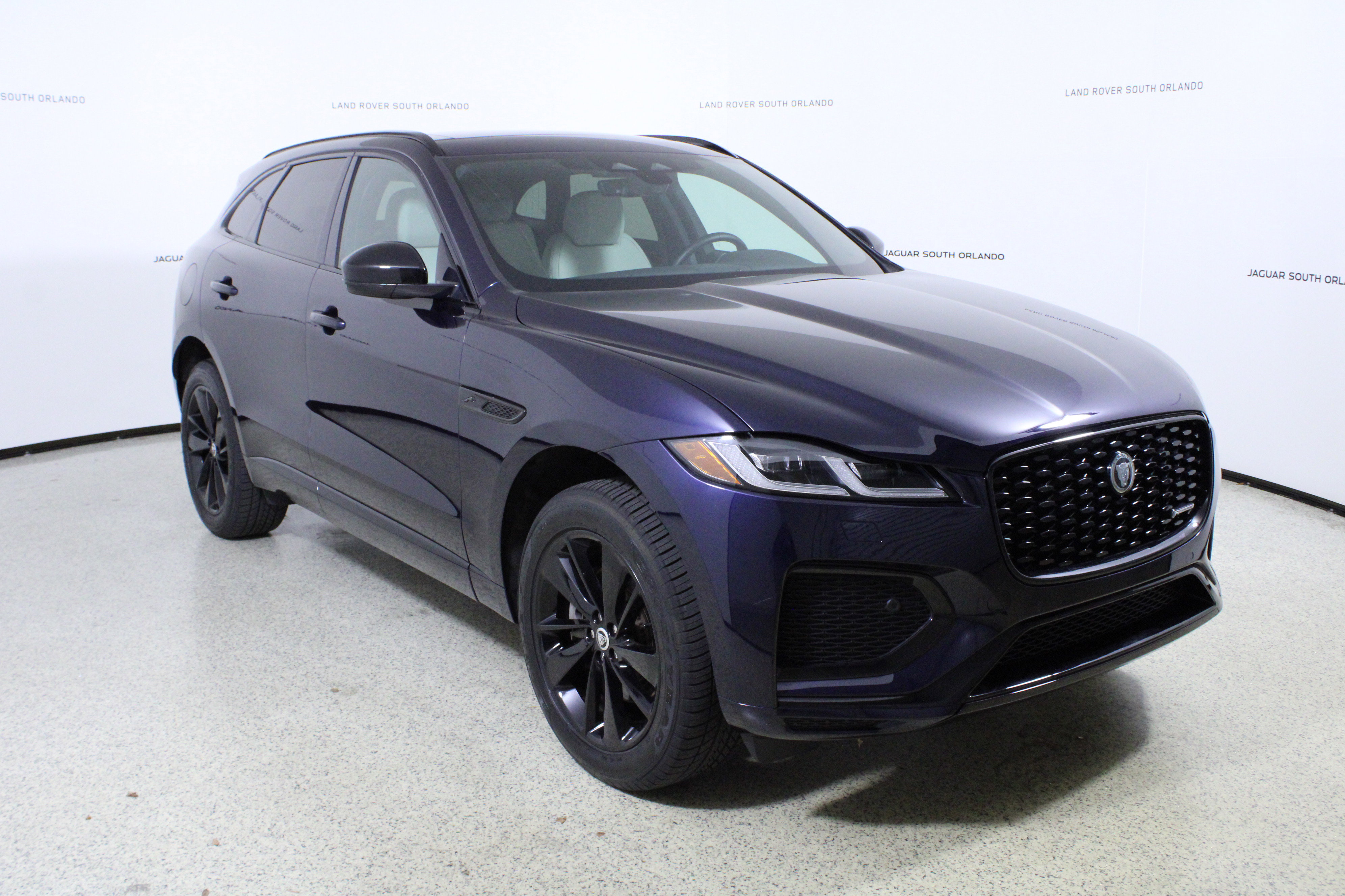 Used 2025 Jaguar F-PACE R-Dynamic S image 3