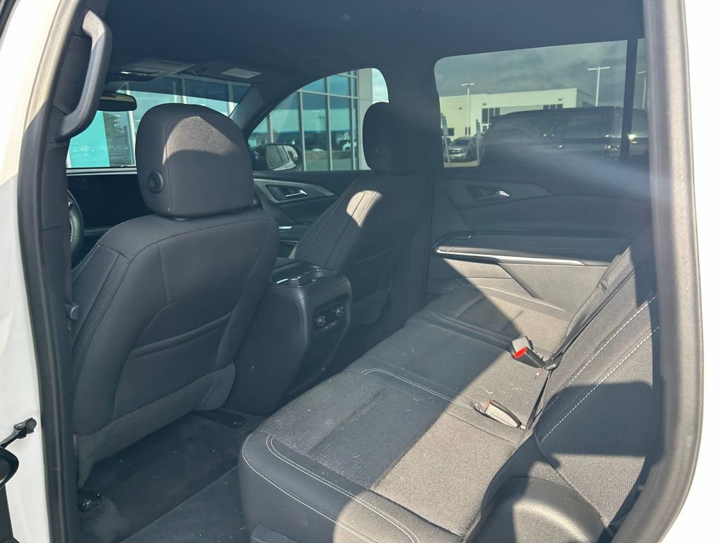 Used 2024 Chevrolet Traverse LS FWD image 7