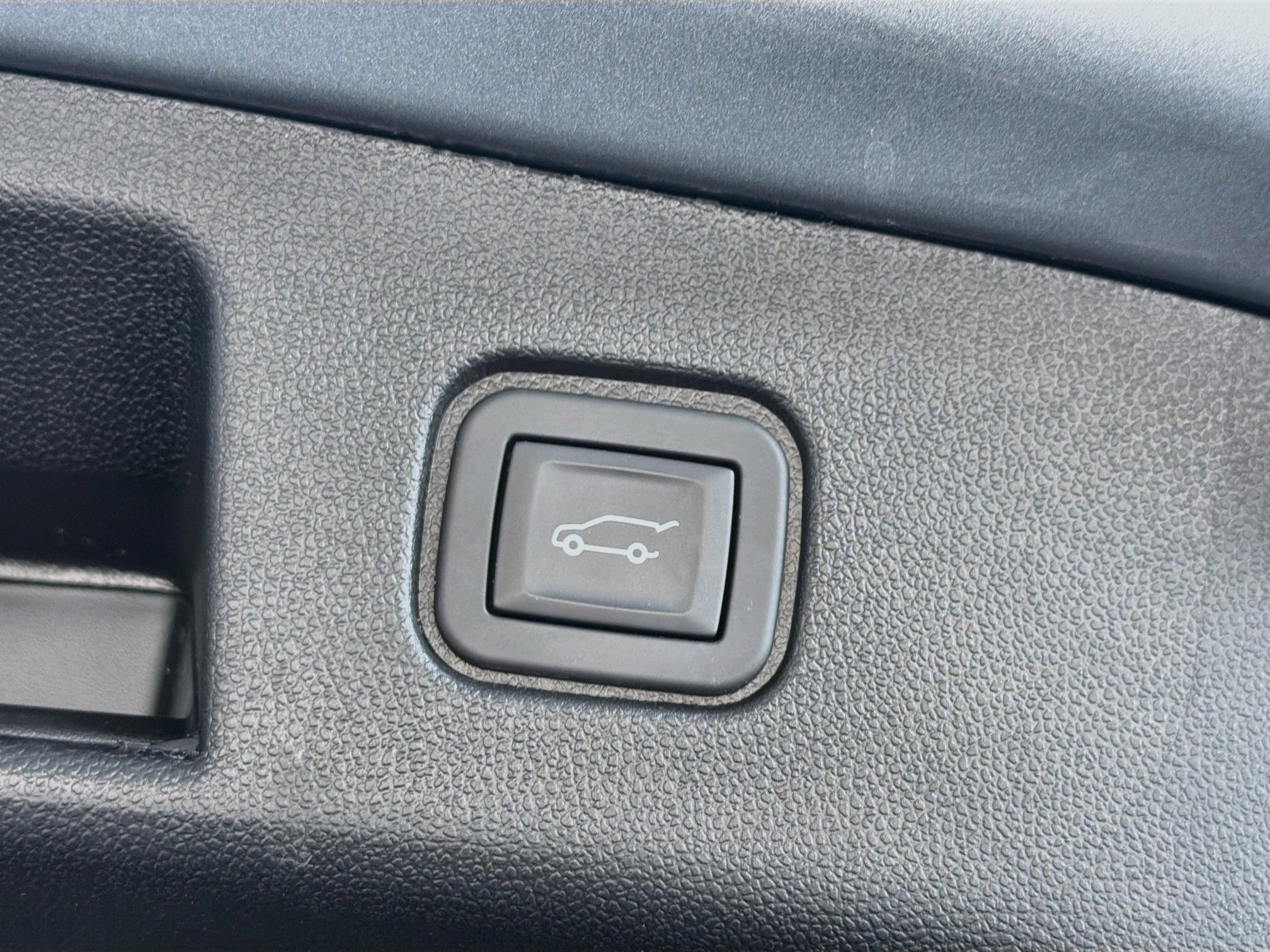 Used 2024 Chevrolet Blazer EV LT AWD/4WD image 31
