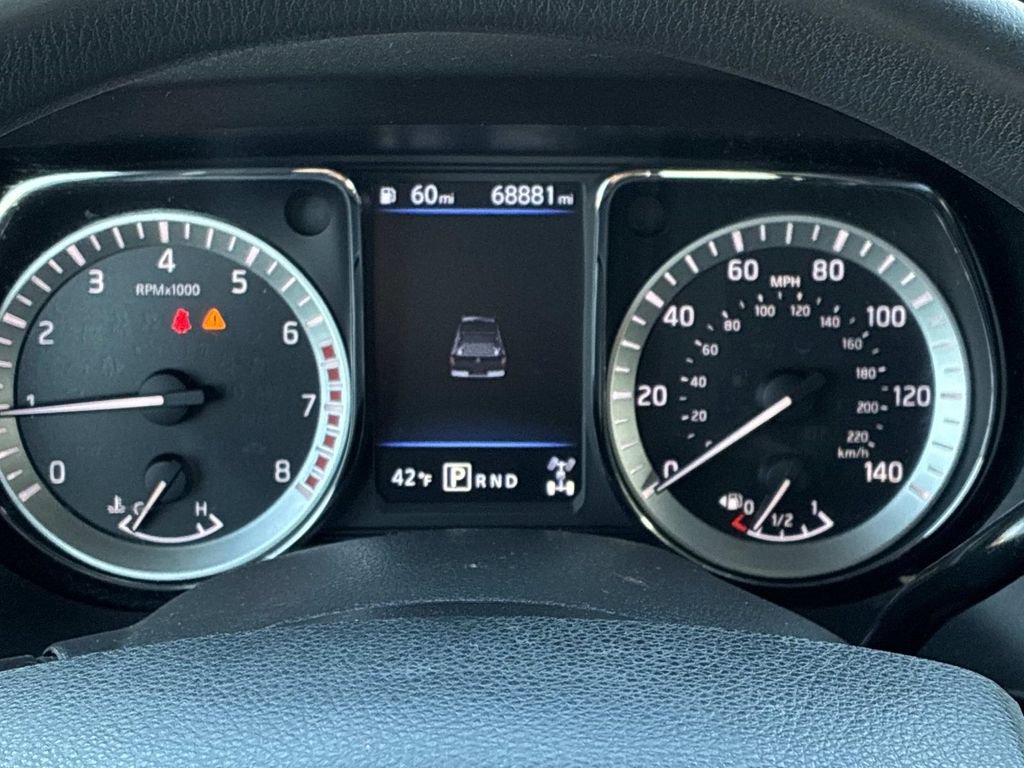 Used 2019 Nissan Titan SV image 27