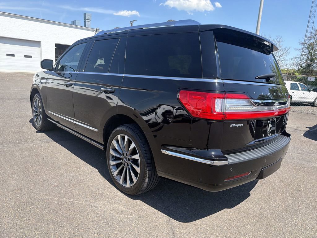 Used 2021 Lincoln Navigator Reserve w/ Luxury Package AWD/4WD image 3