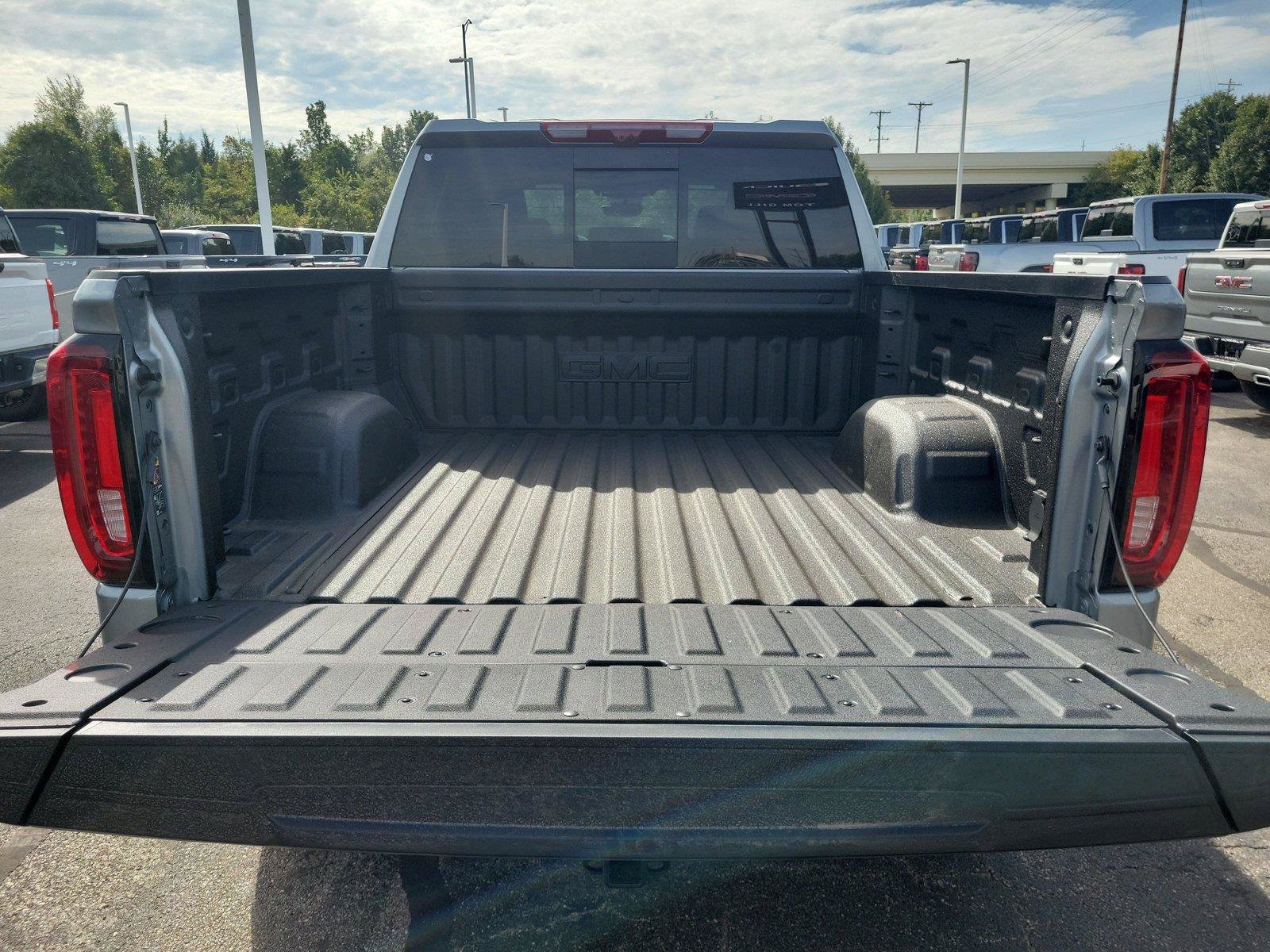 New 2026 GMC Sierra 1500 AT4 w/ AT4 Premium Package AWD/4WD image 7
