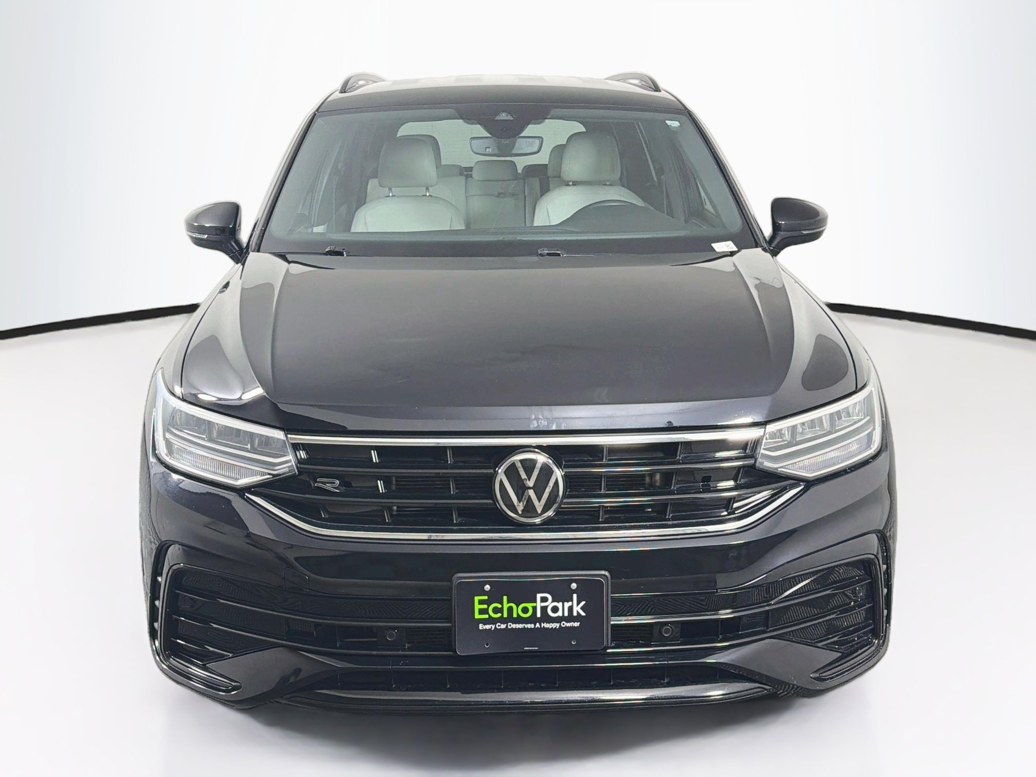 Used 2022 Volkswagen Tiguan SE R-Line FWD image 2