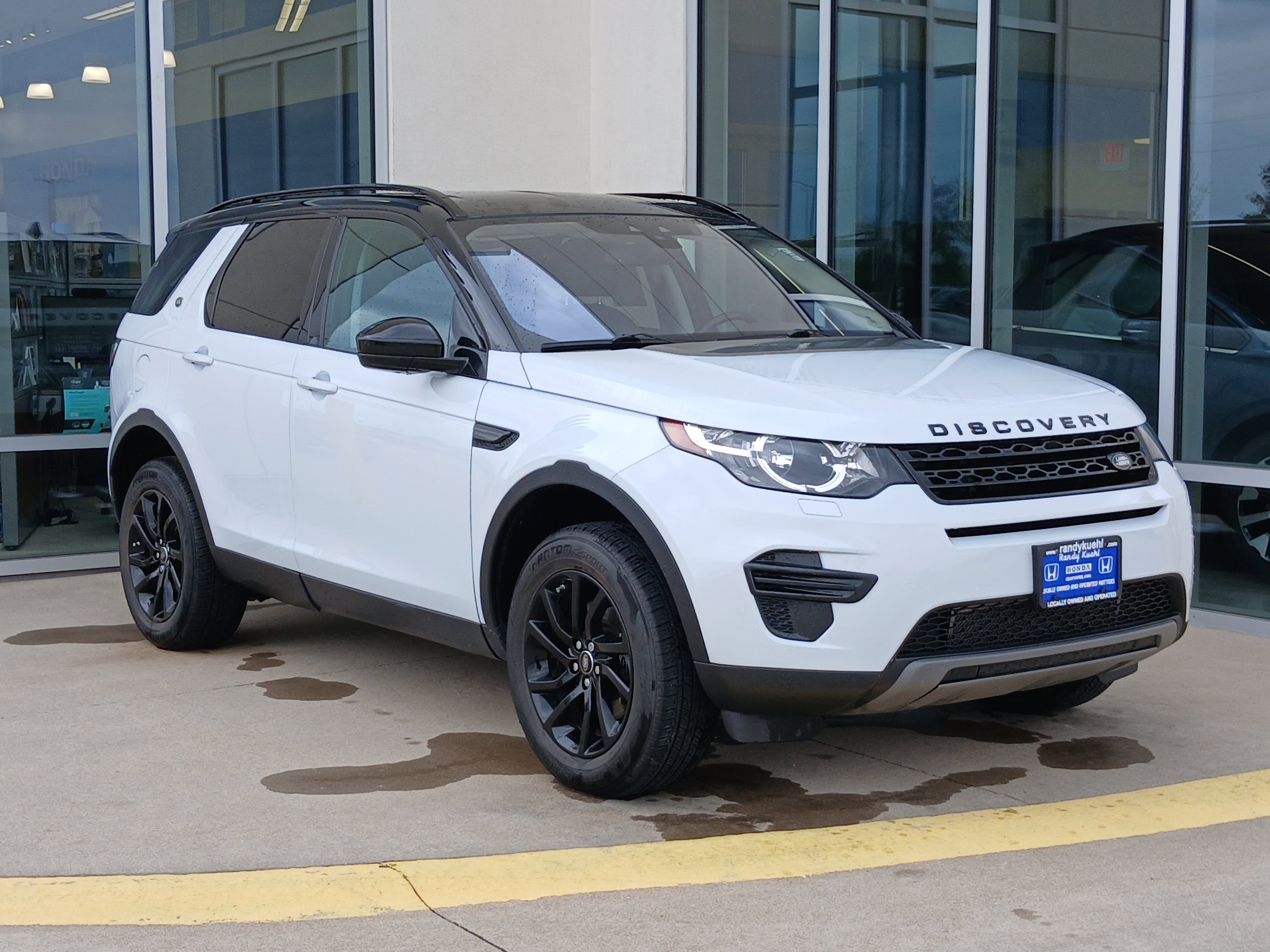 Used 2017 Land Rover Discovery Sport SE AWD/4WD image 5