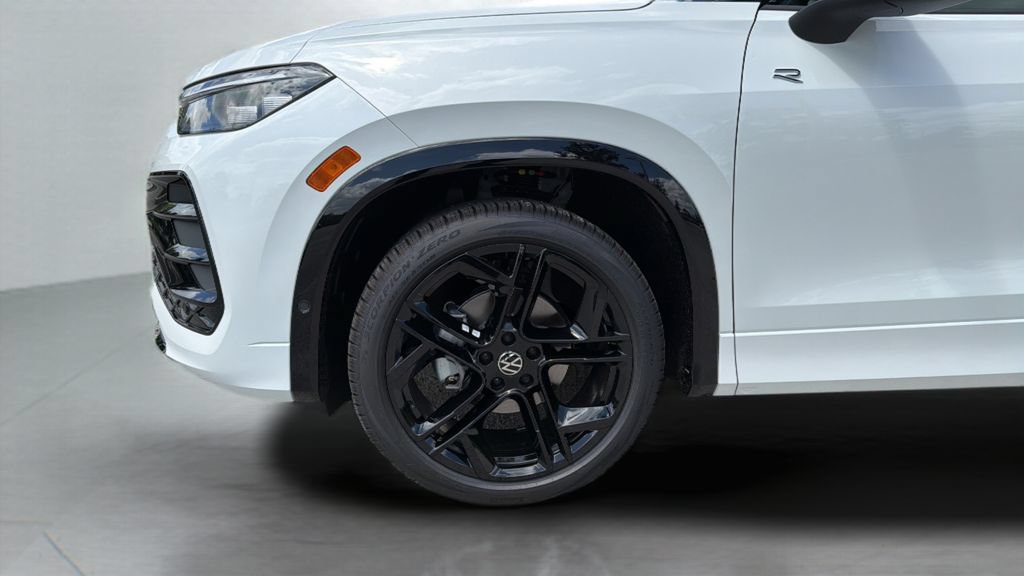 New 2026 Volkswagen Tiguan SE R-Line FWD image 33