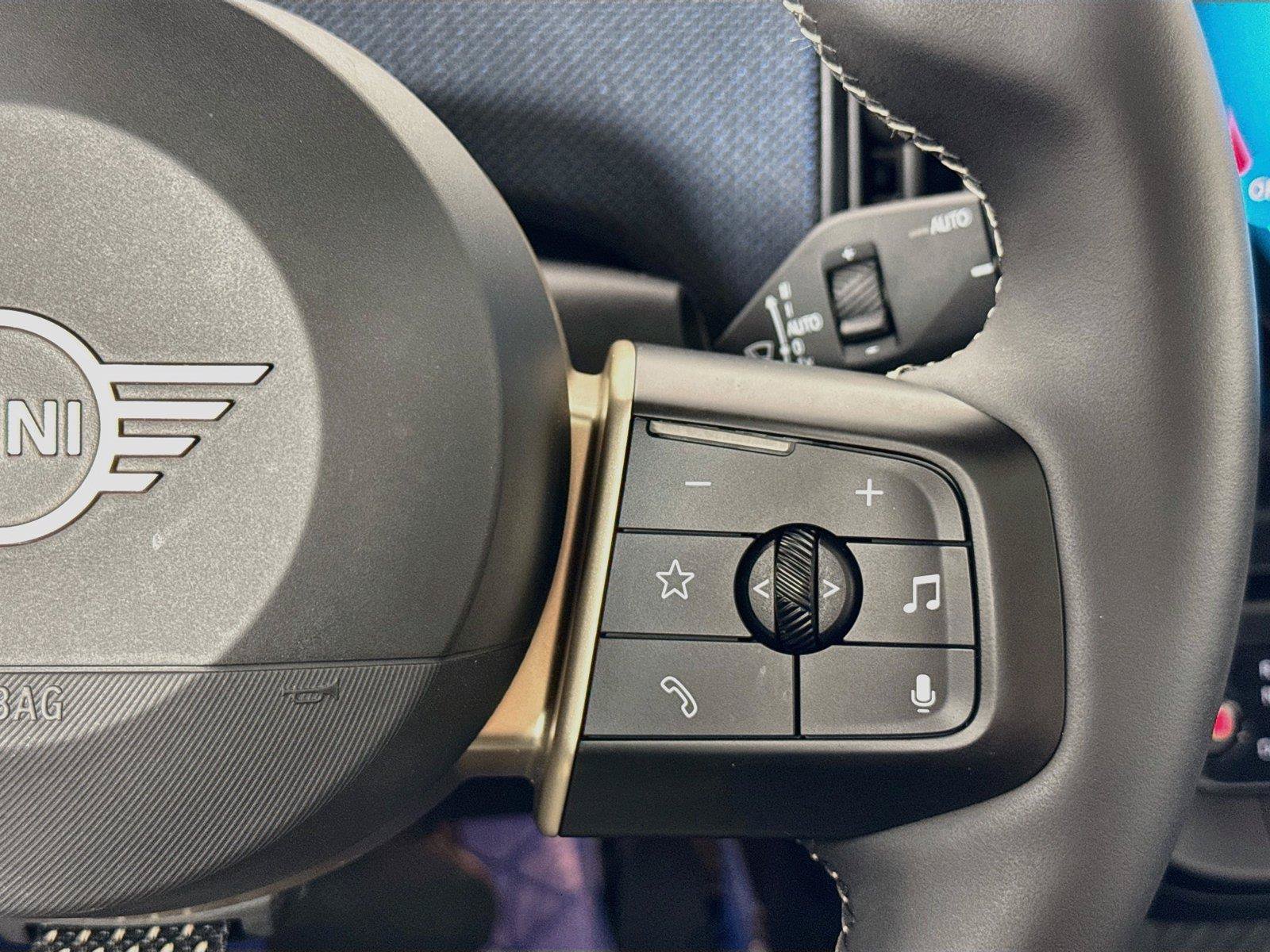 Used 2025 MINI Cooper S FWD image 18