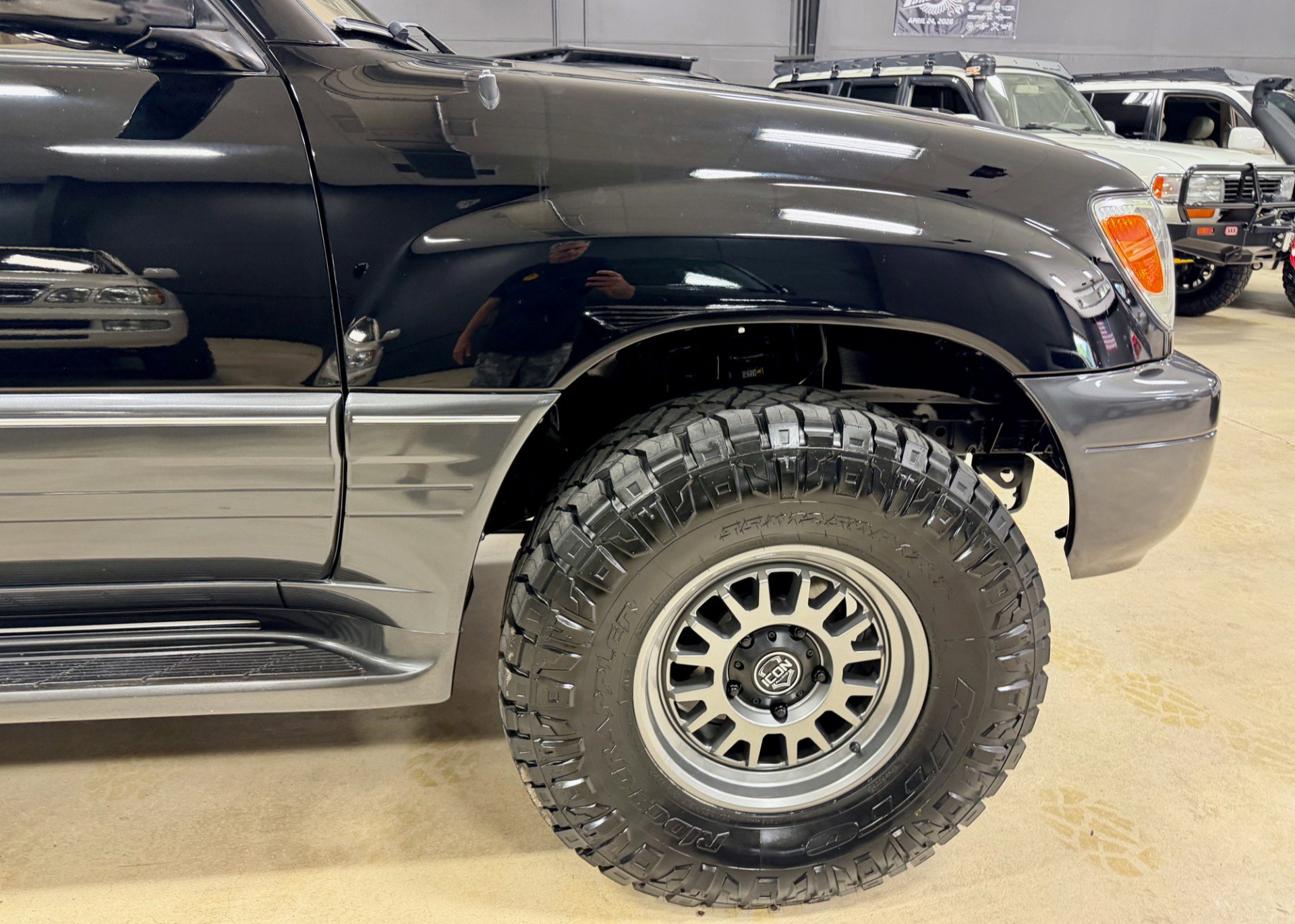 Used 2003 Lexus LX 470 4WD image 10