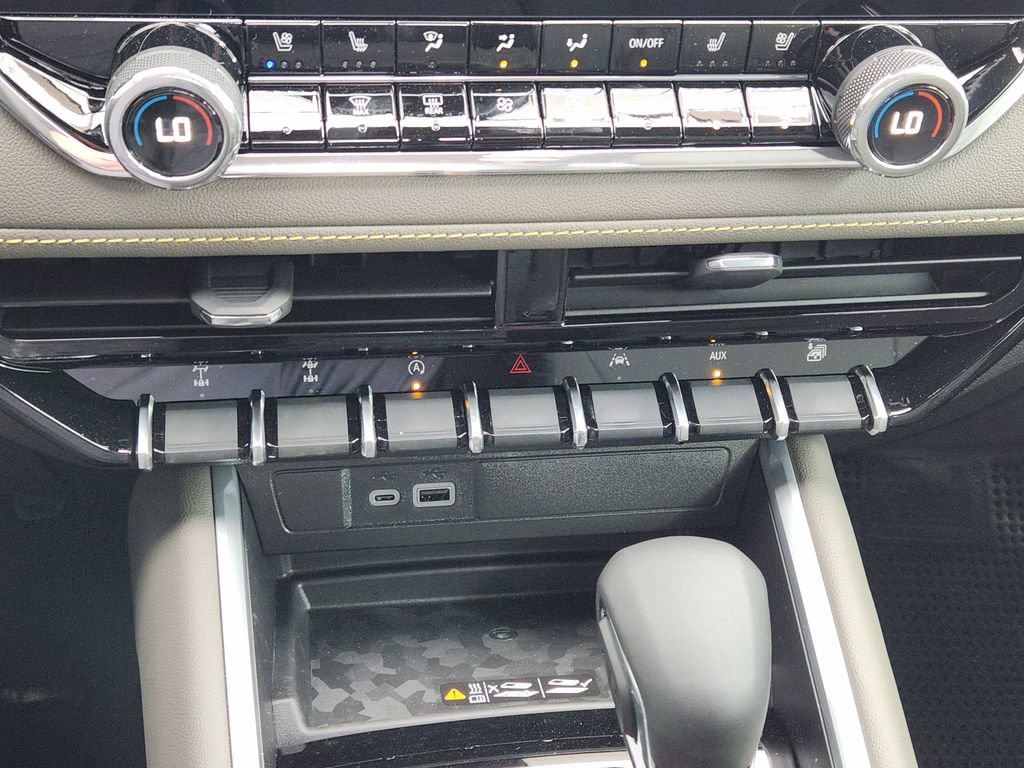 New 2026 Chevrolet Colorado ZR2 w/ Technology Package image 14