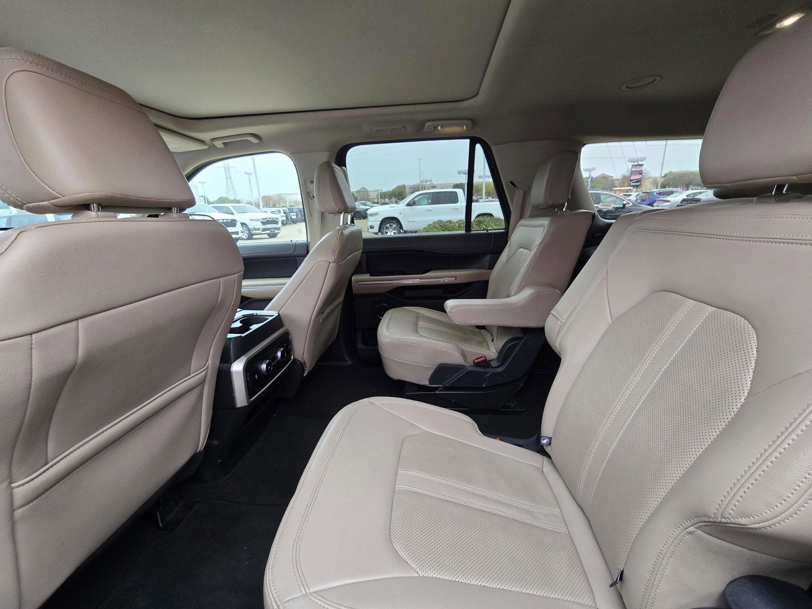 Used 2024 Ford Expedition Max Limited image 10