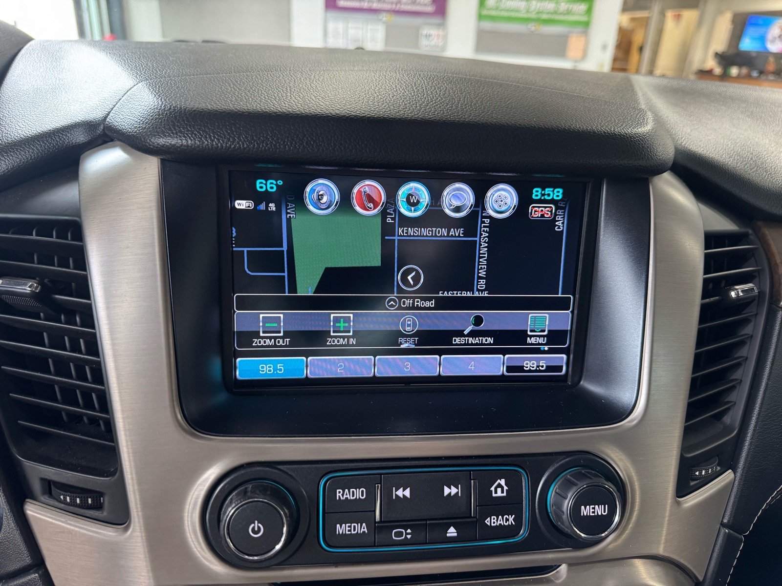 Used 2018 GMC Yukon XL Denali w/ Denali Ultimate Package AWD/4WD image 32