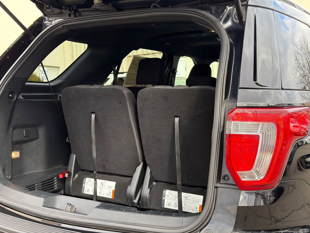 Used 2018 Ford Explorer XLT image 8