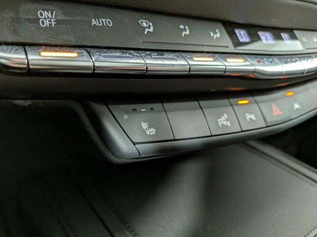 Certified 2022 Cadillac XT4 Premium Luxury w/ Enhanced Visibility Package image 10