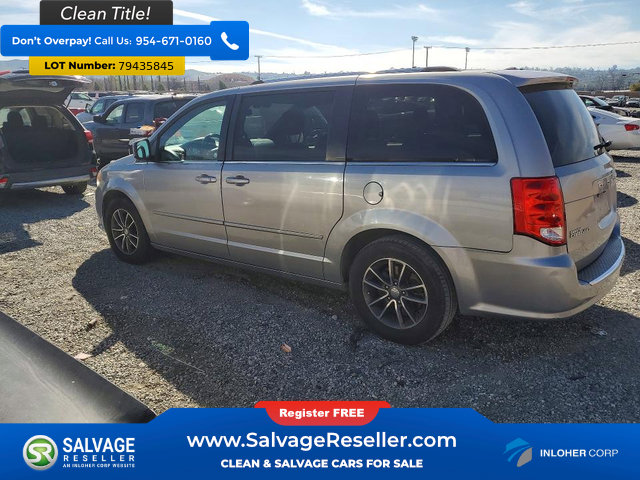 Used 2017 Dodge Grand Caravan SXT image 3