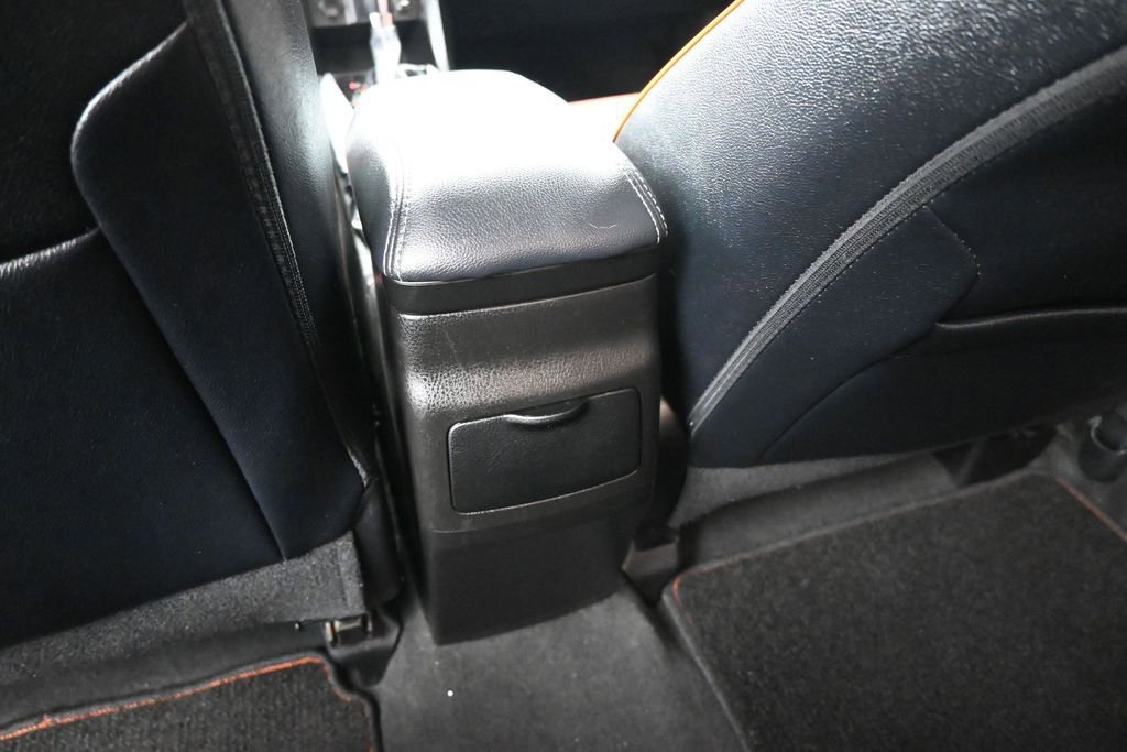 Used 2017 Toyota Corolla SE w/ Carpet Mat Package (TMS) FWD image 18