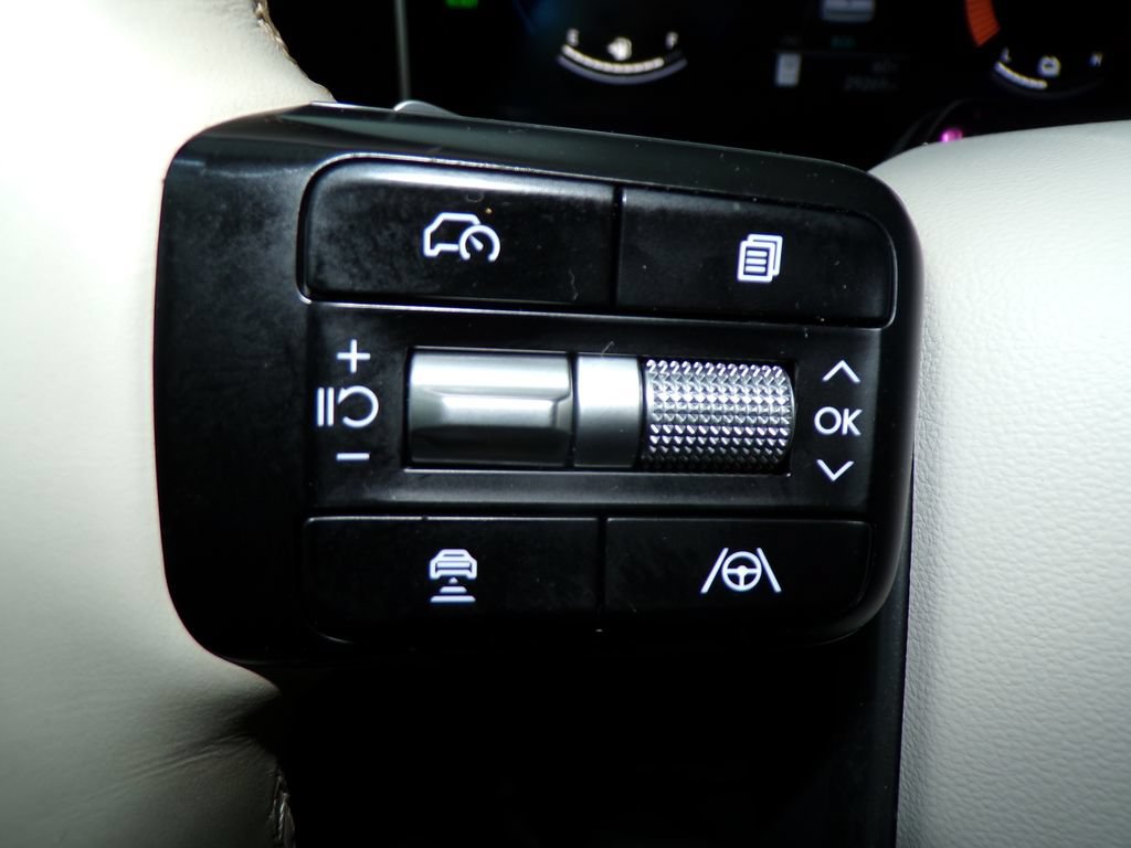 Certified 2024 Hyundai Santa Fe SEL FWD image 30
