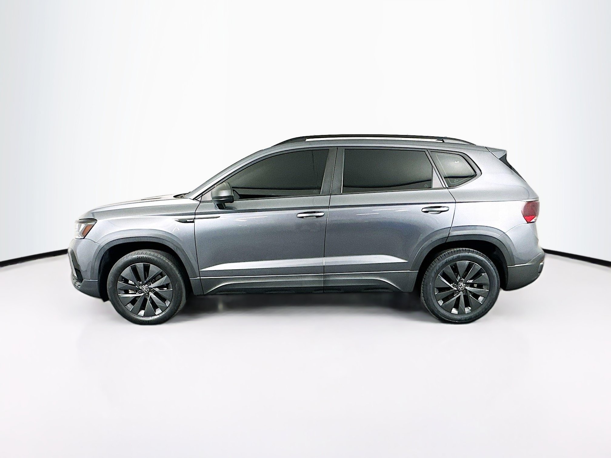 Used 2023 Volkswagen Taos S FWD image 4