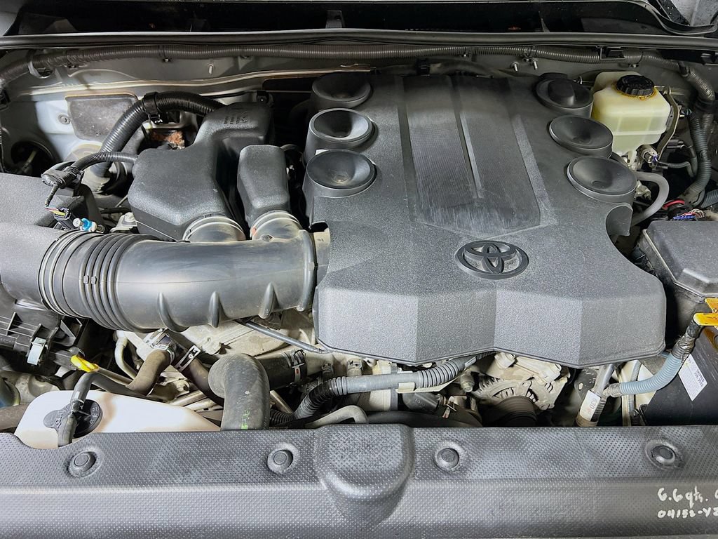 Used 2015 Toyota 4Runner SR5 AWD/4WD image 25