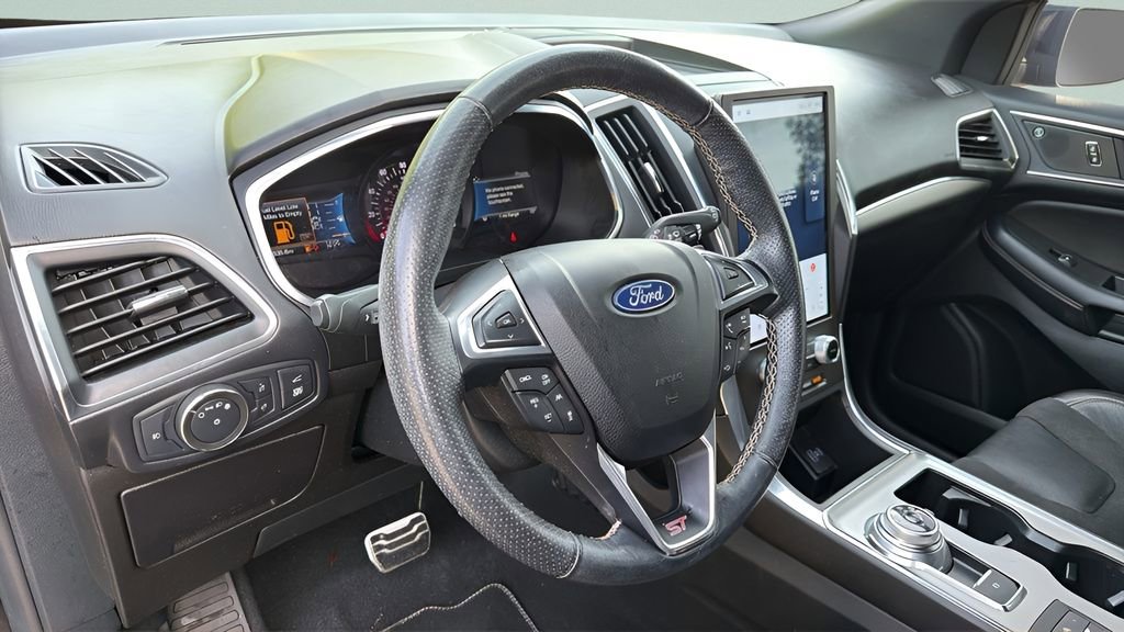 Used 2021 Ford Edge ST w/ Equipment Group 401A AWD/4WD image 14