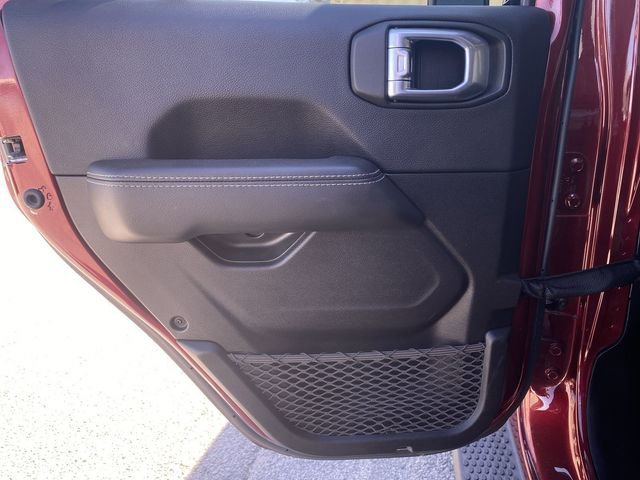 Used 2021 Jeep Wrangler Unlimited Sahara image 32