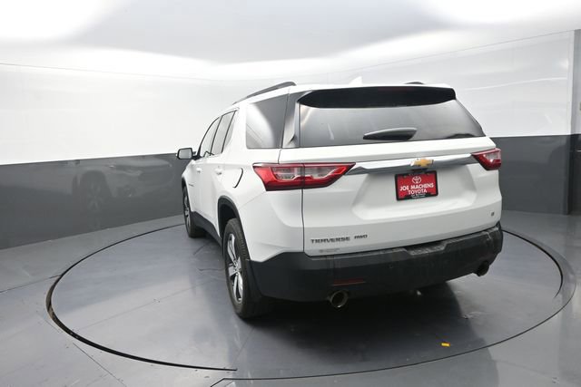 Used 2019 Chevrolet Traverse LT w/ LT Premium Package AWD/4WD image 3