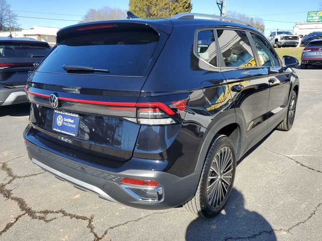 Certified 2025 Volkswagen Taos SE w/ Panoramic Sunroof Package image 4