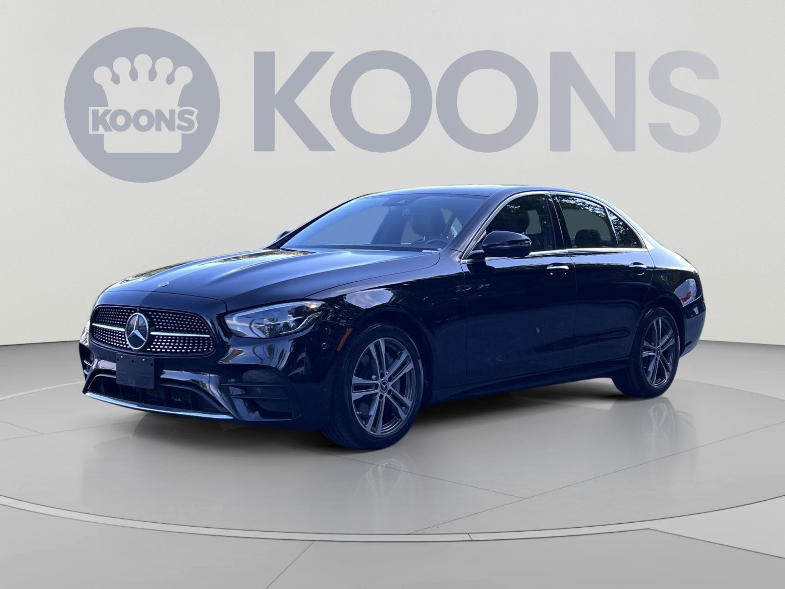 Used 2022 Mercedes-Benz E 350 4MATIC Sedan image 5