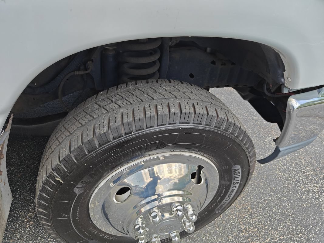 Used 2012 Ford E-450 and Econoline 450 Super Duty w/ Ambulance Prep Pkg RWD image 10