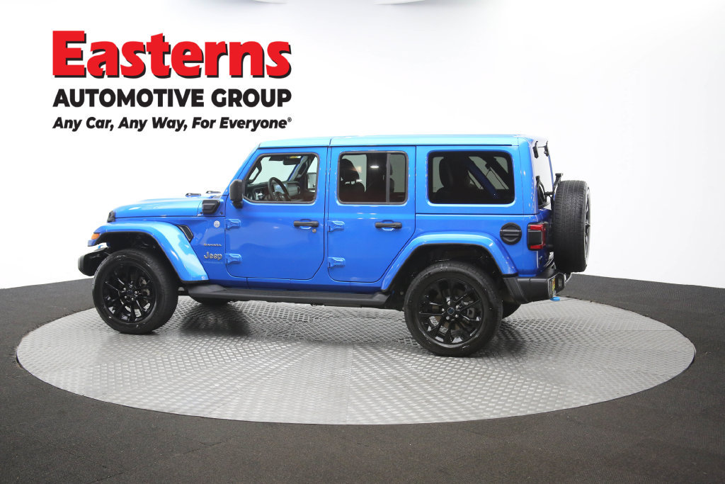 Used 2024 Jeep Wrangler Unlimited Sahara w/ Technology Group AWD/4WD image 63