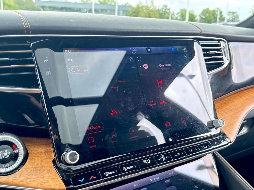 Used 2024 Jeep Grand Wagoneer L Series III image 20