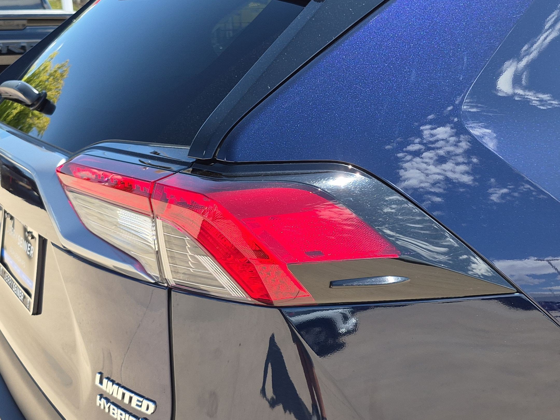 Used 2020 Toyota RAV4 Limited AWD/4WD image 11