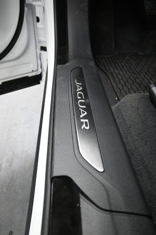 New 2026 Jaguar F-PACE R-Dynamic S image 22