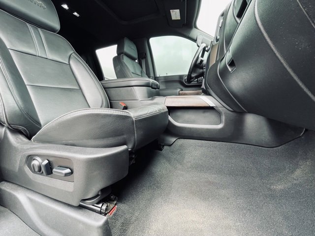 Used 2022 Chevrolet Silverado 2500 High Country w/ Z71 Off-Road Package image 27