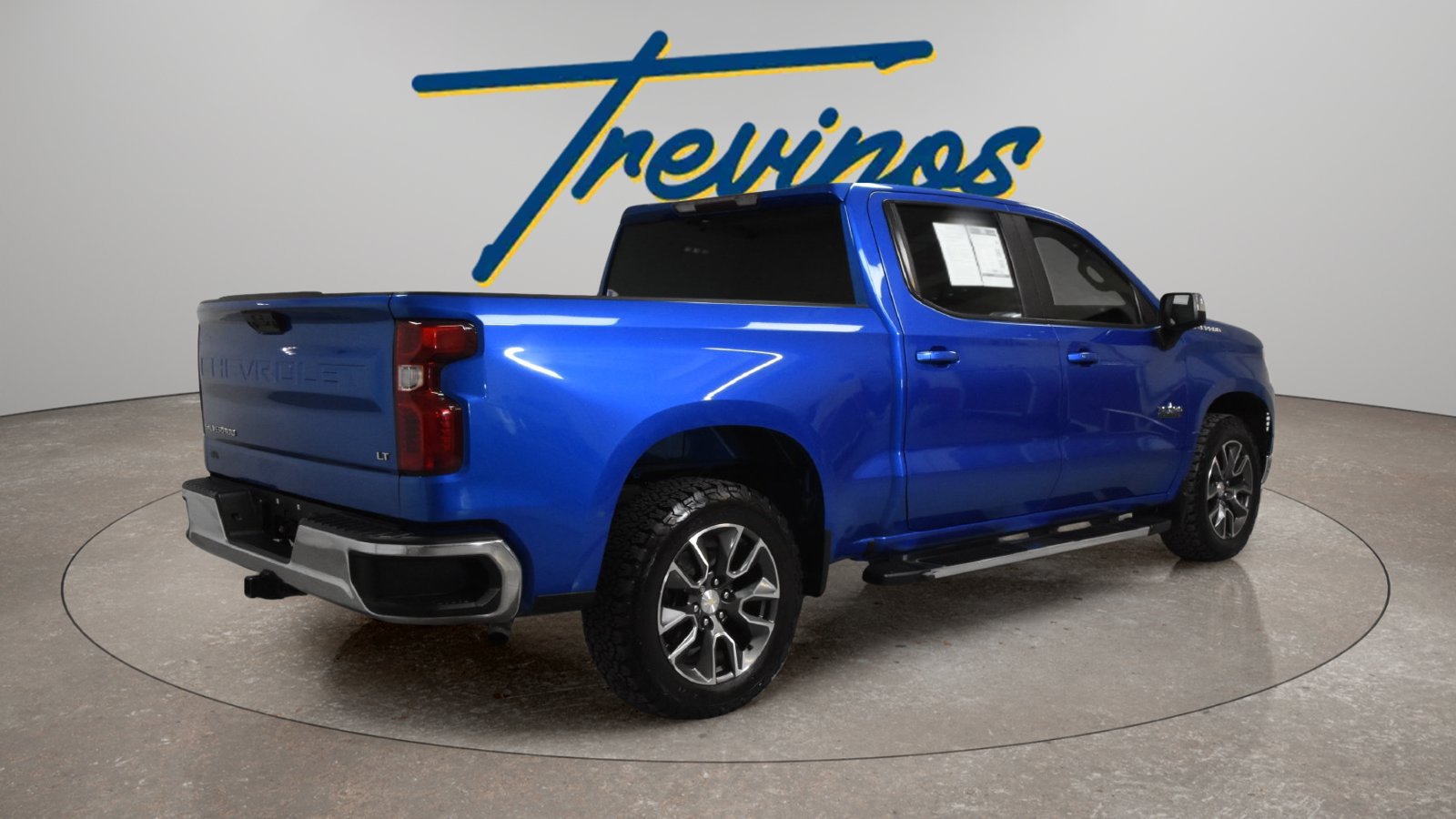 Used 2022 Chevrolet Silverado 1500 LT RWD image 2