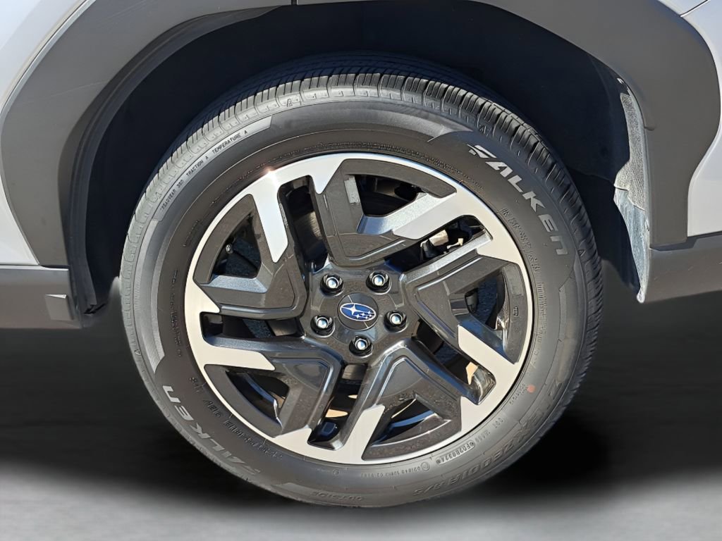 Used 2025 Subaru Forester Limited image 5