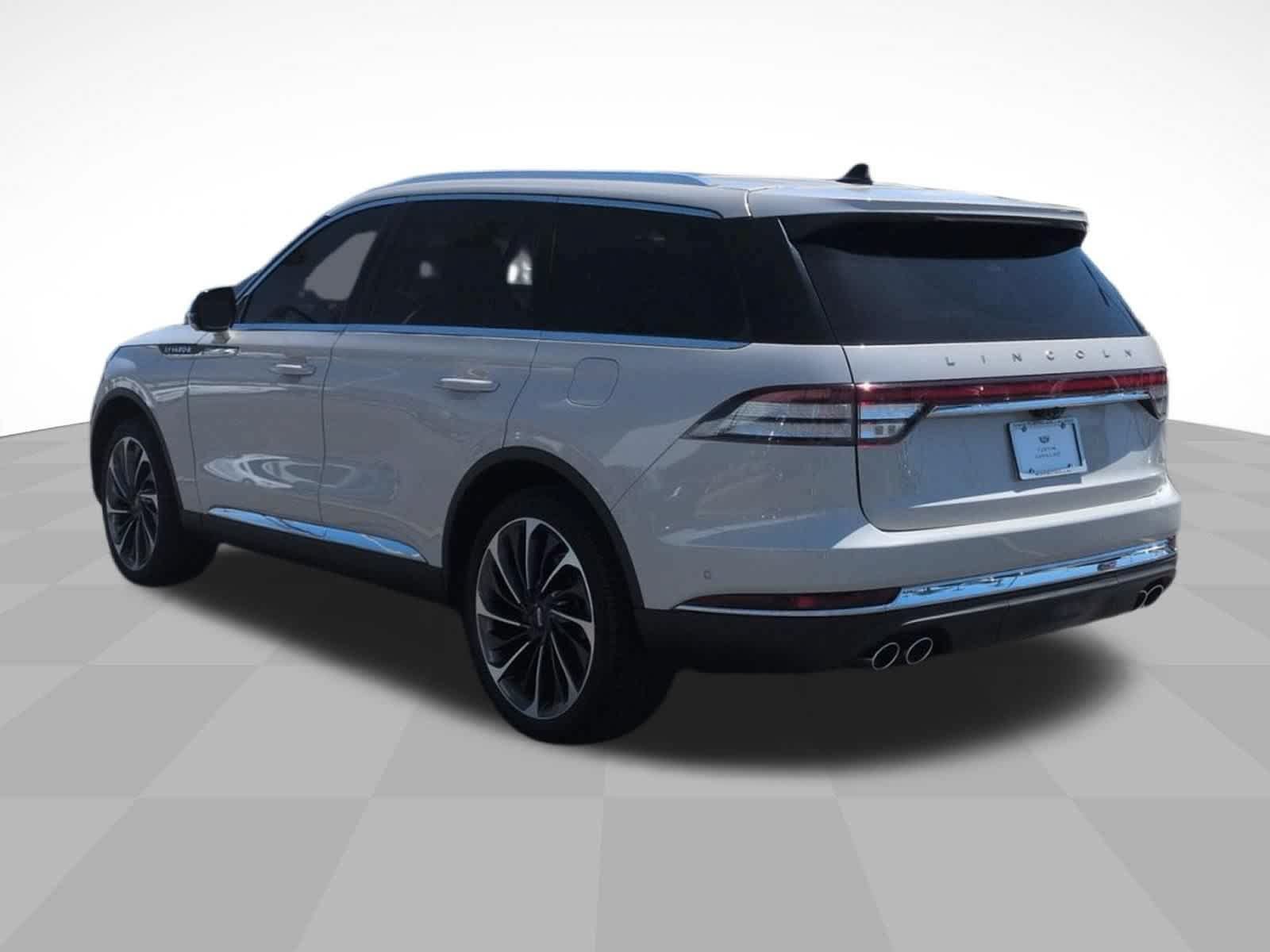 Used 2024 Lincoln Aviator Reserve w/ Equipment Group 201A AWD/4WD image 7