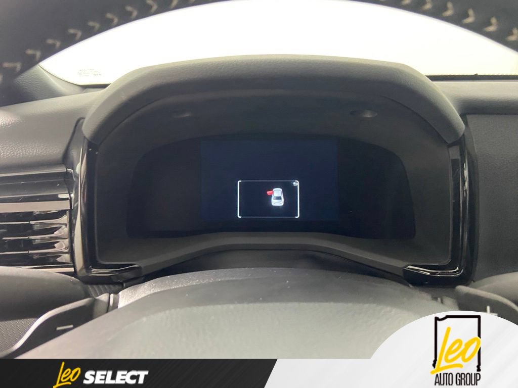 Used 2025 Toyota Camry SE FWD image 13